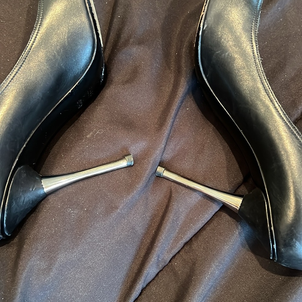 Gucci 👠 - Picture 6 of 8